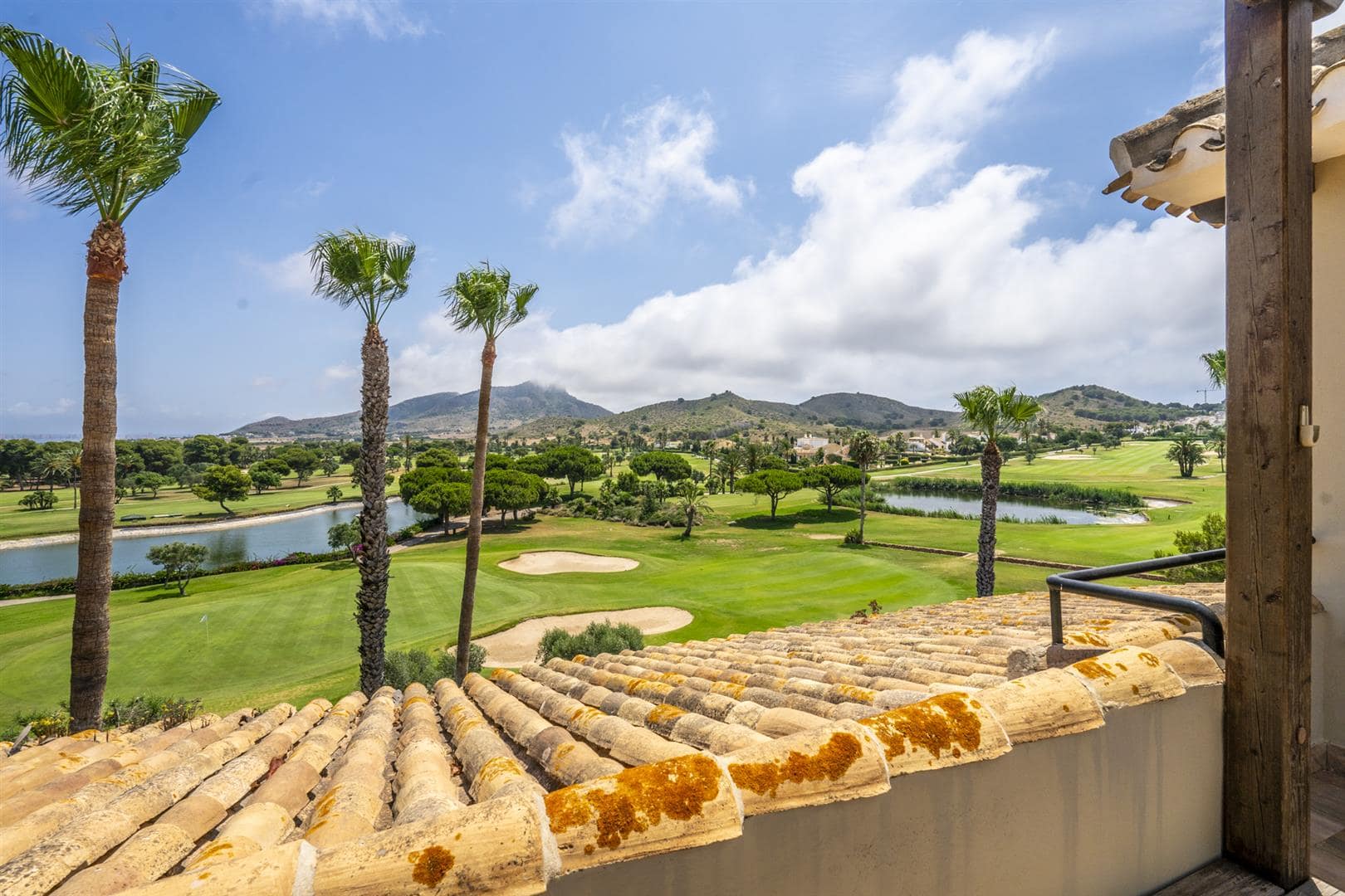 Dining area in villa for sale in La Manga Club Resort