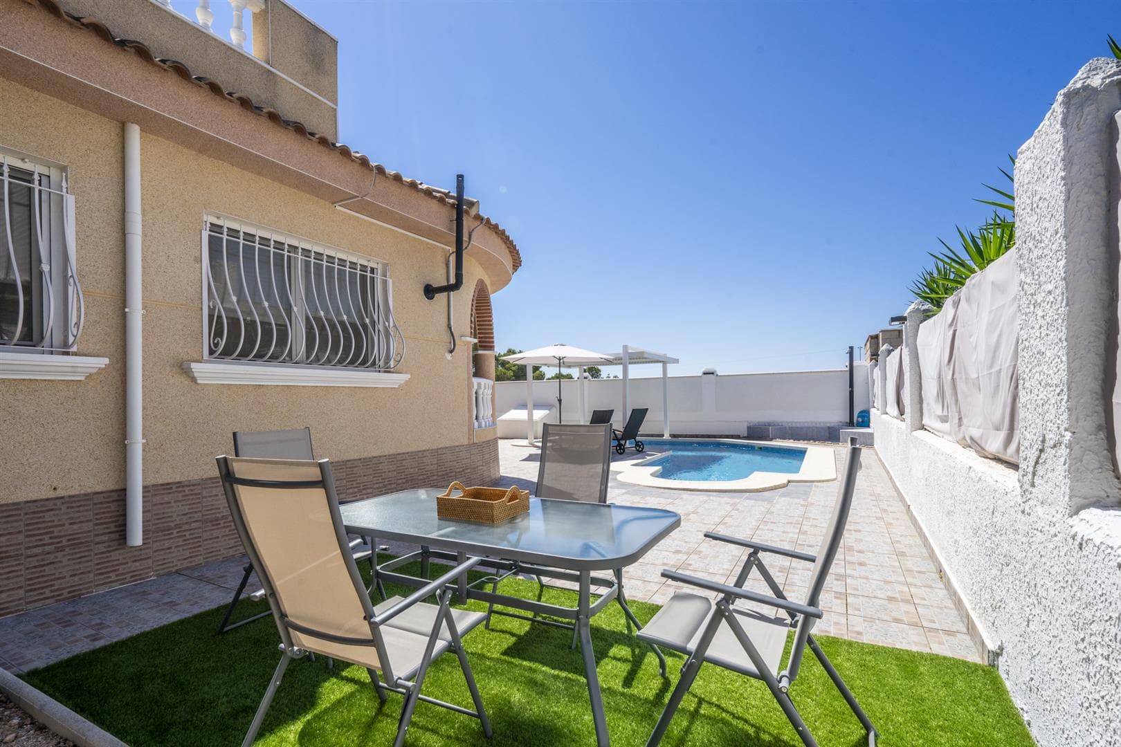 Pool area in villa for sale in Valle Del Sol