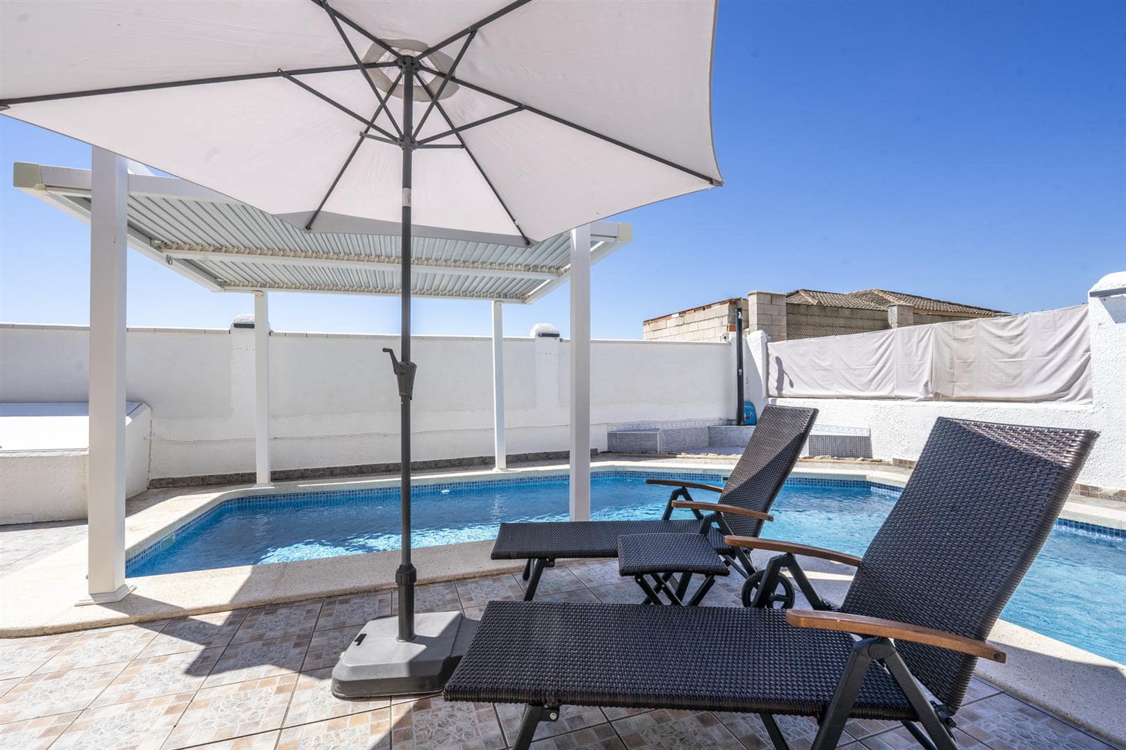 Dining area in villa for sale in Valle Del Sol