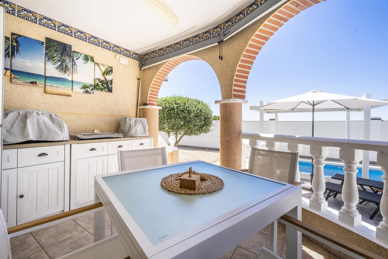 Kitchen in villa for sale in Valle Del Sol
