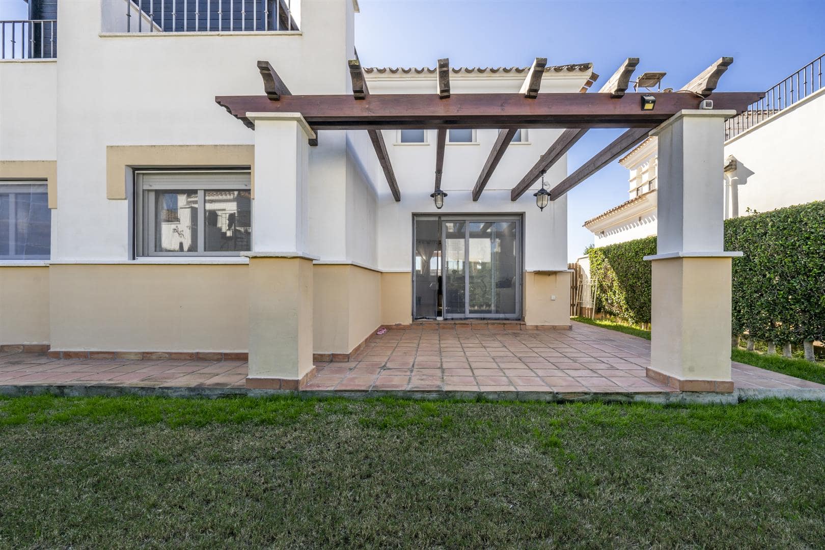 Garden in villa for sale in La Torre Golf Resort