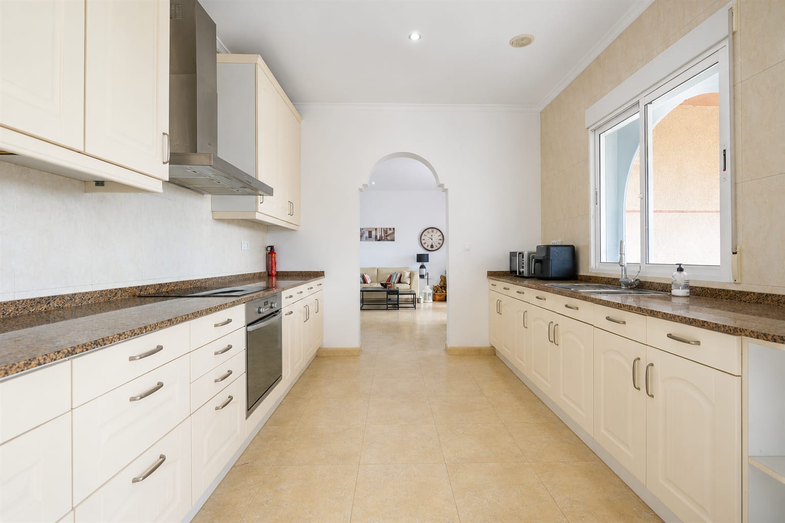 Master bedroom in villa for sale in Valle Del Sol