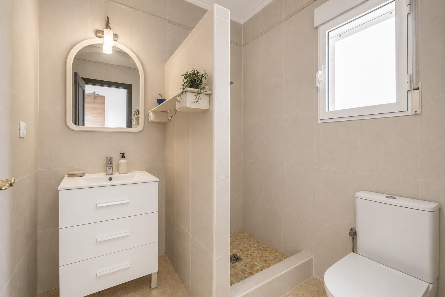 Garden in villa for sale in Valle Del Sol