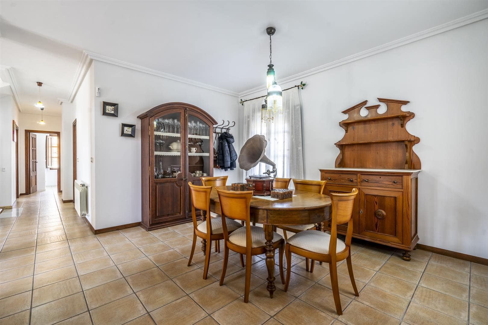 Master bedroom in villa for sale in Santiago de la Ribera