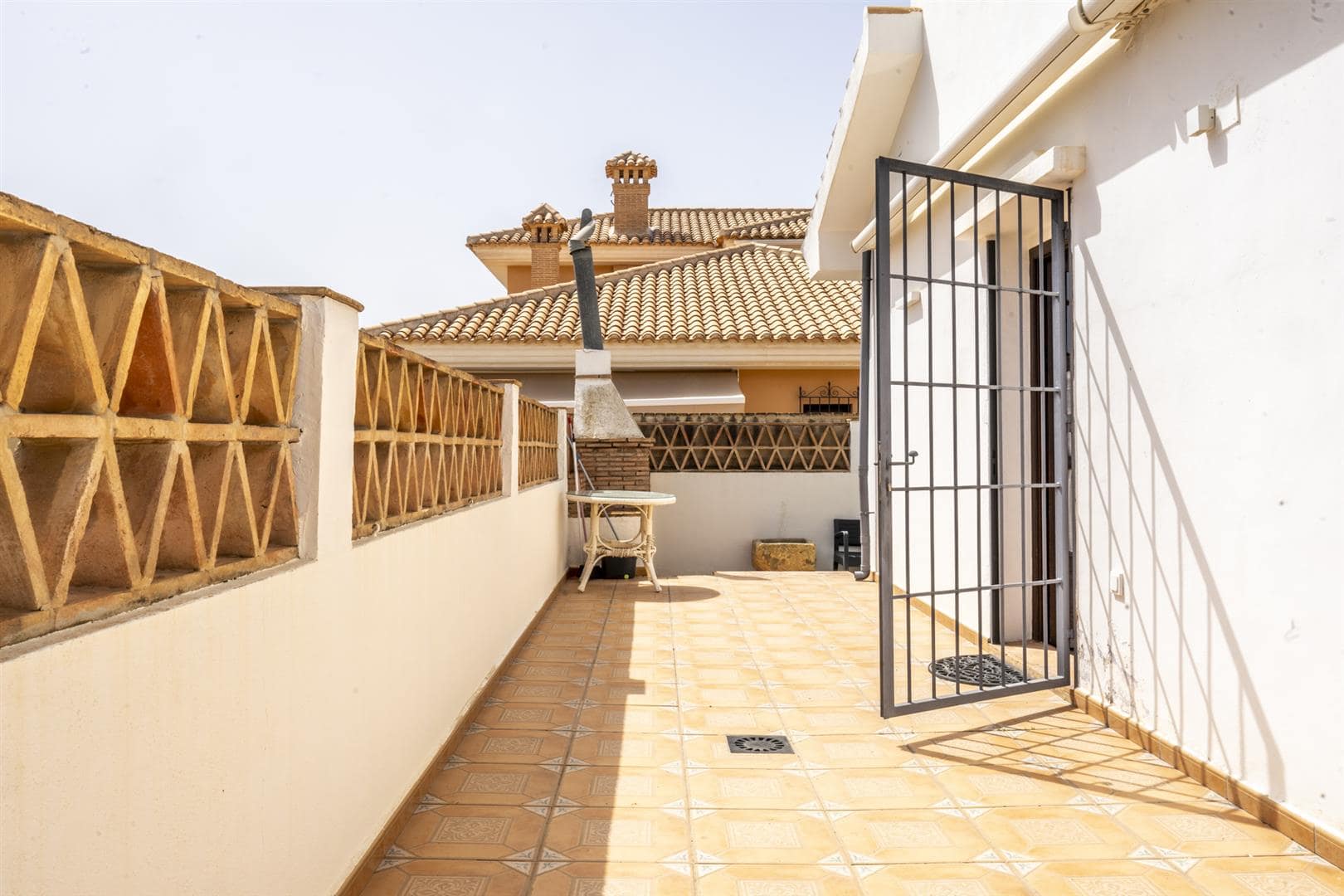 Pool area in villa for sale in Santiago de la Ribera