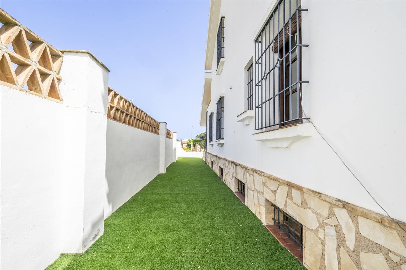 Dining area in villa for sale in Santiago de la Ribera