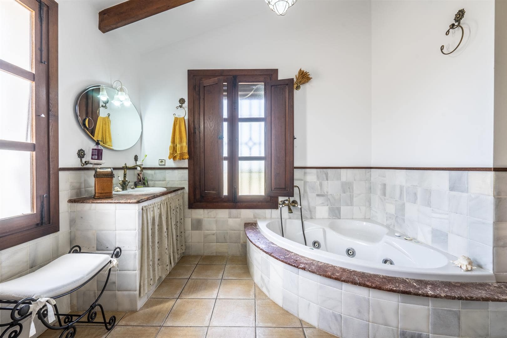 Master bedroom in villa for sale in Santiago de la Ribera