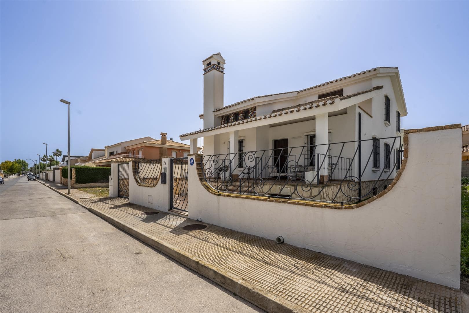 Pool area in villa for sale in Santiago de la Ribera