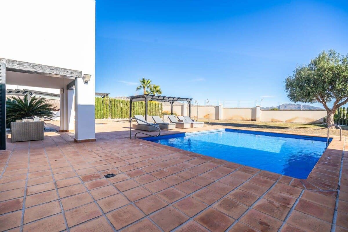 Bedroom in villa for sale in El Valle Golf Resort