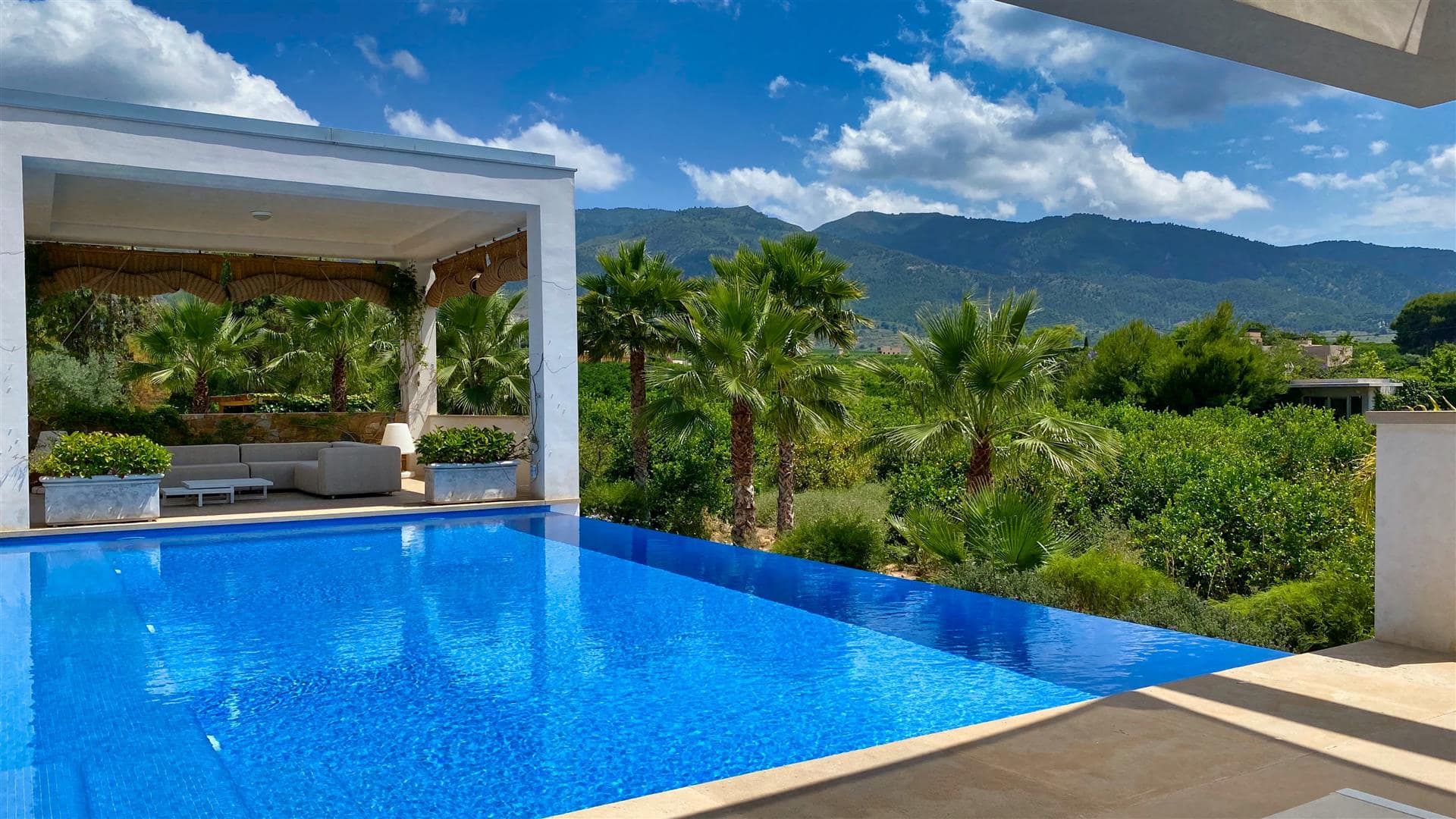 Exterior view in villa for sale in Murcia