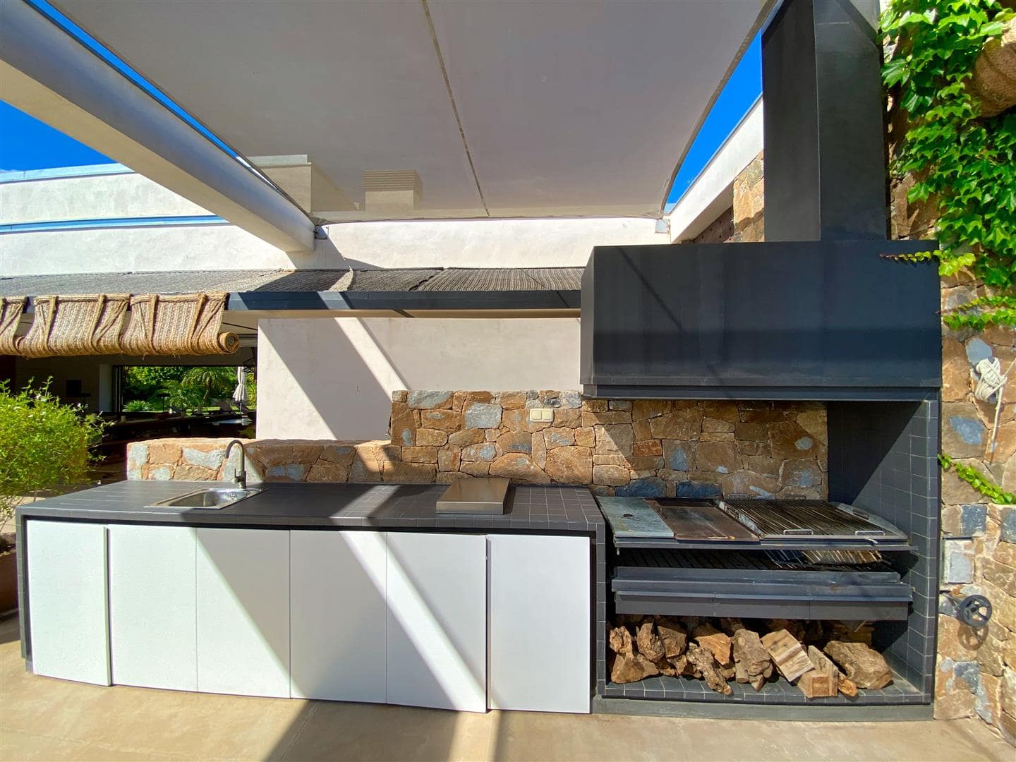 Living room in villa for sale in Murcia