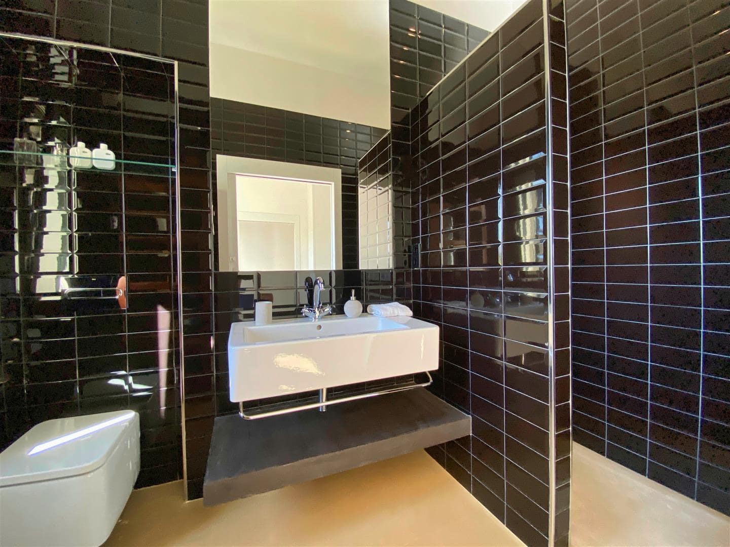 Master bedroom in villa for sale in Murcia