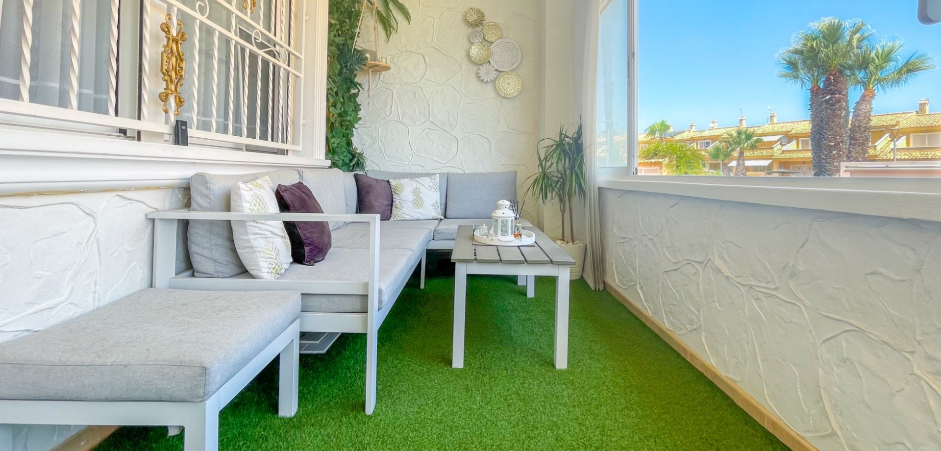 Exklusives Stadthaus in Punta Prima mit atemberaubendem Meerblick