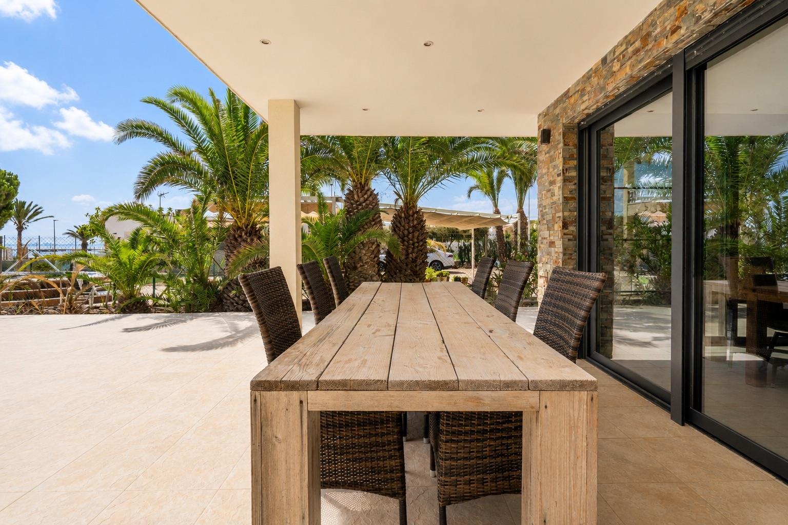 Terrace in villa for sale in EL Carmoli Los Urrutias