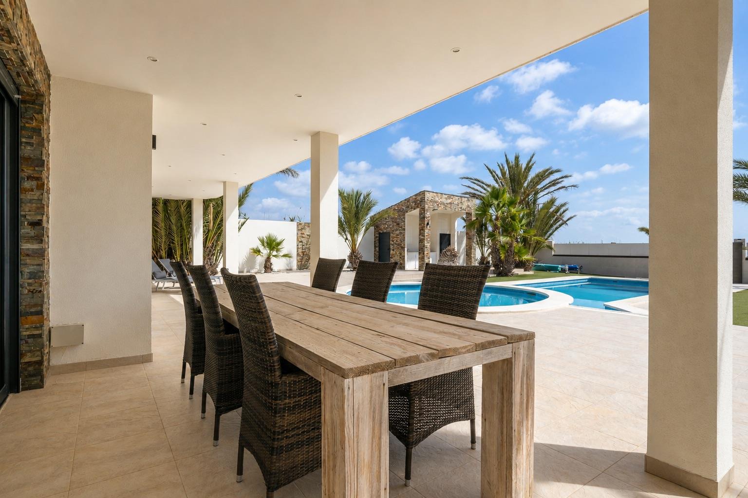 Pool area in villa for sale in EL Carmoli Los Urrutias