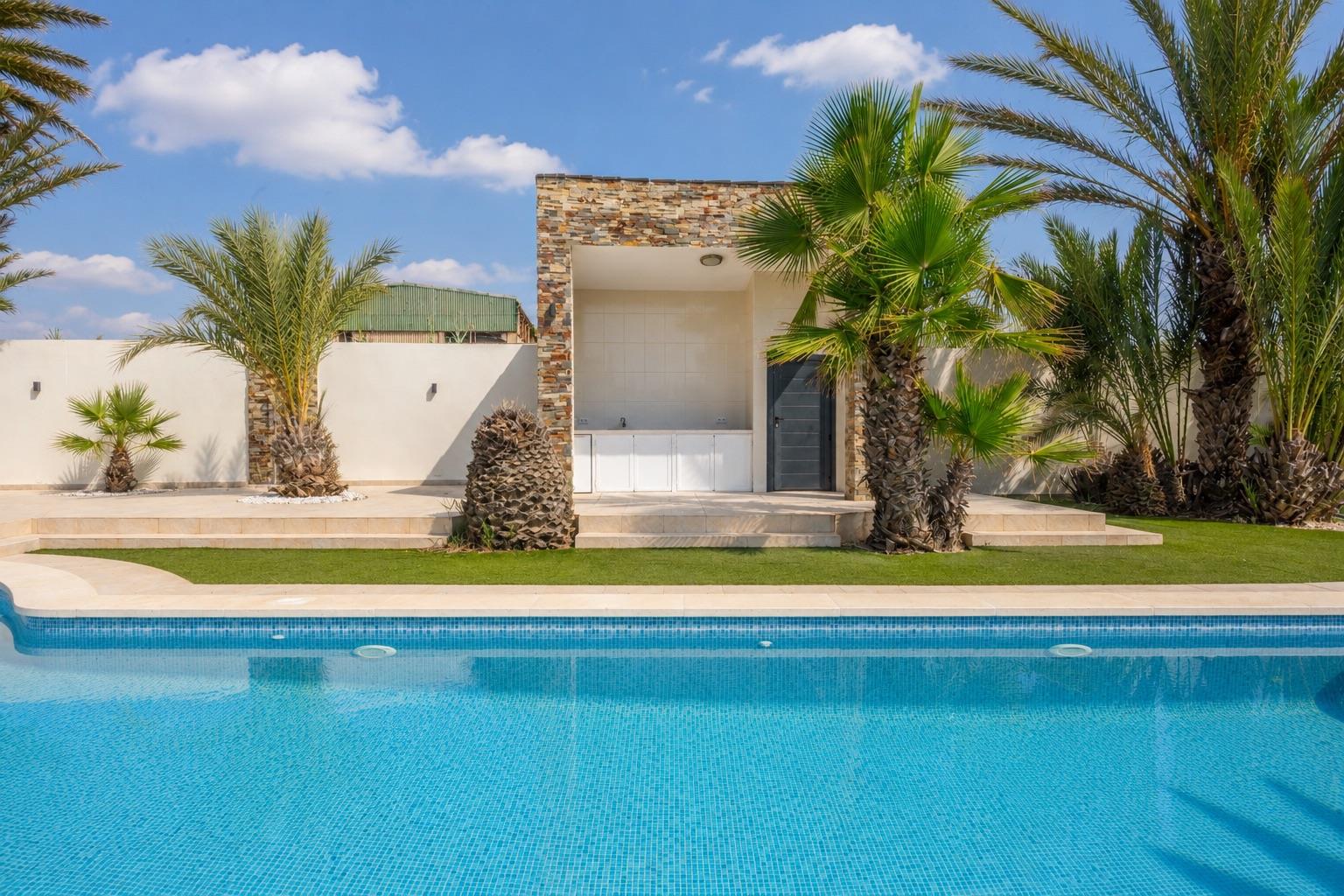 Dining area in villa for sale in EL Carmoli Los Urrutias