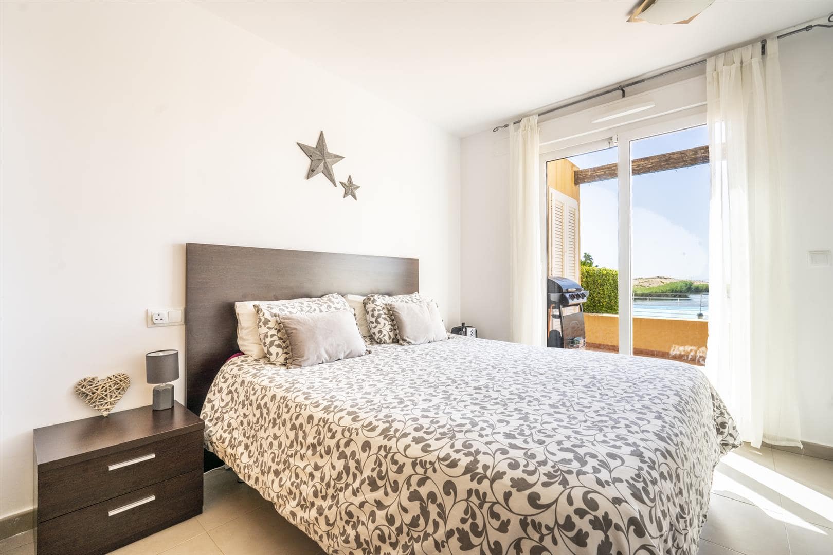 Luxusní Vila s Infinitní Piscínou v Roldanu