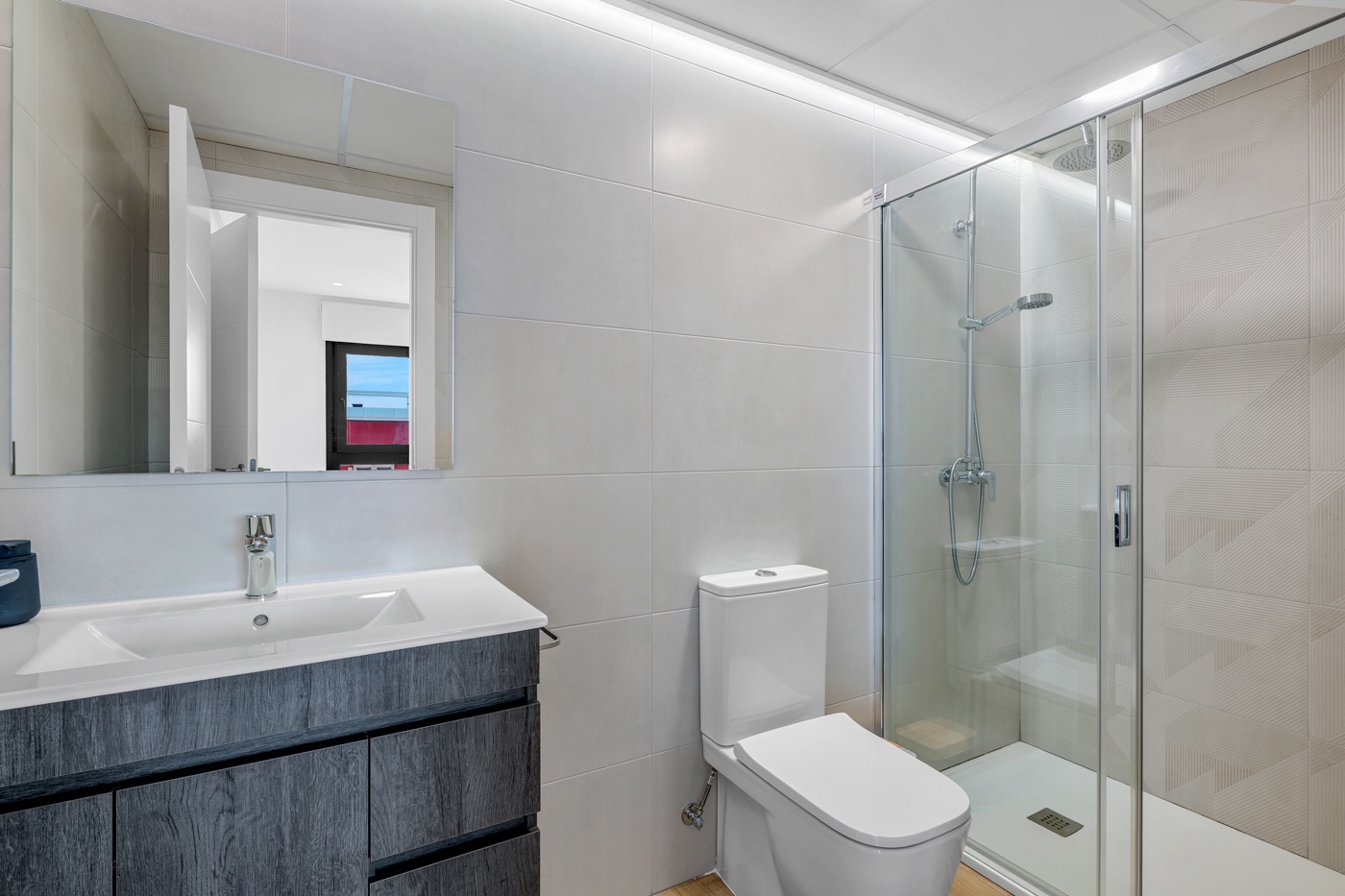 Bathroom in apartment for sale in Orihuela