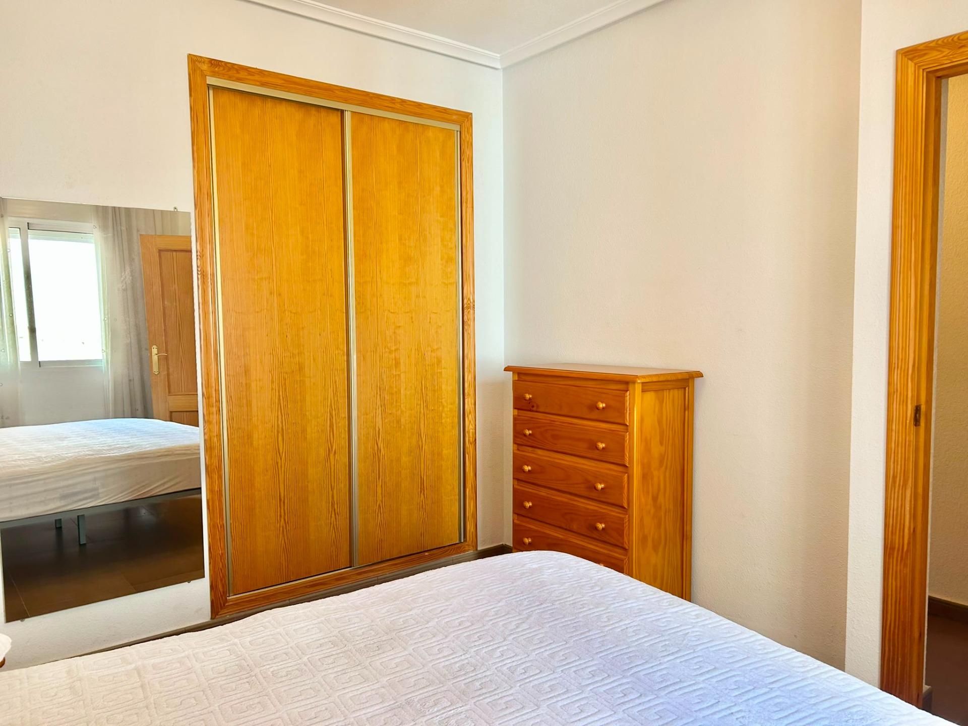 Bedroom in apartment for sale in Torrevieja