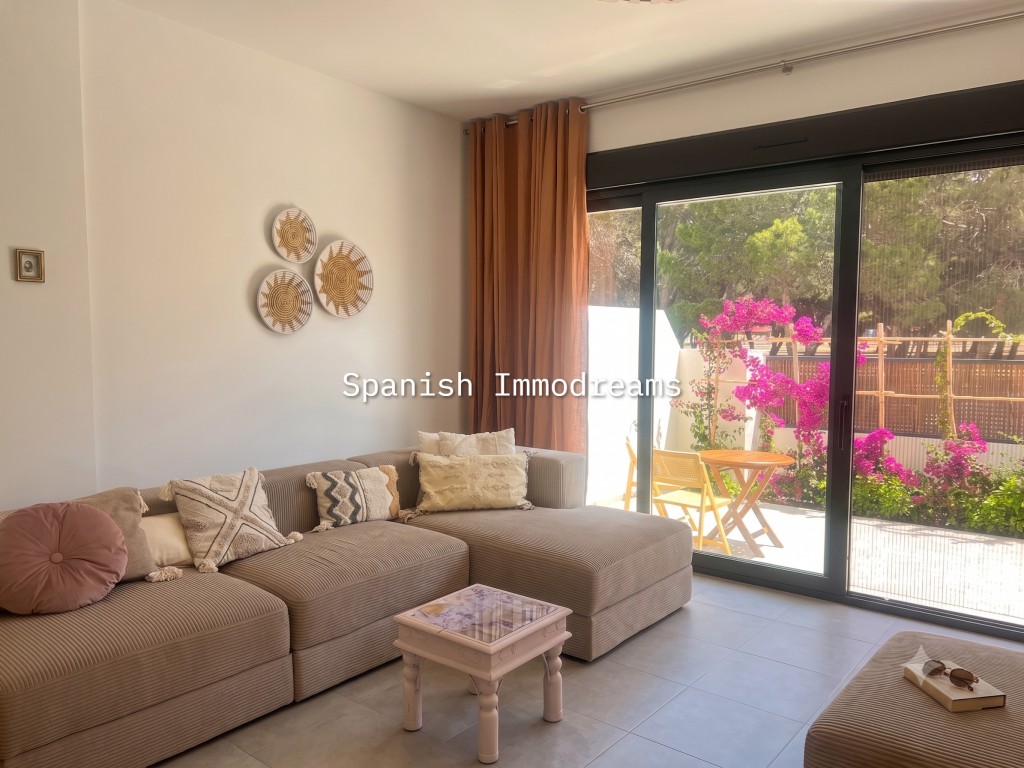 Exklusives Ibiza-Style Apartment in Santiago de la Ribera mit Meerblick