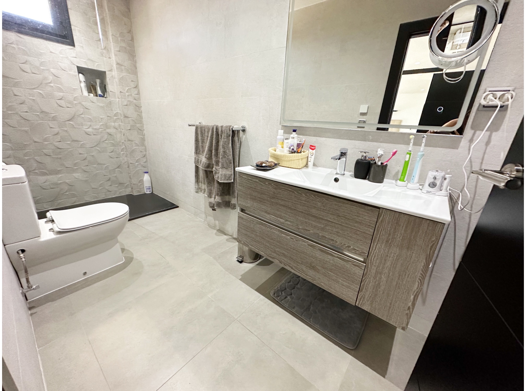 Master bedroom in villa for sale in Mar Menor Golf Resort