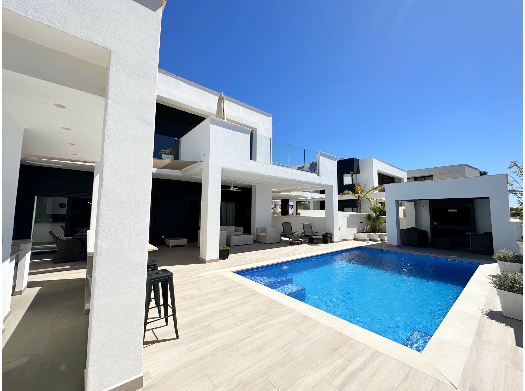 Garden in villa for sale in Mar Menor Golf Resort
