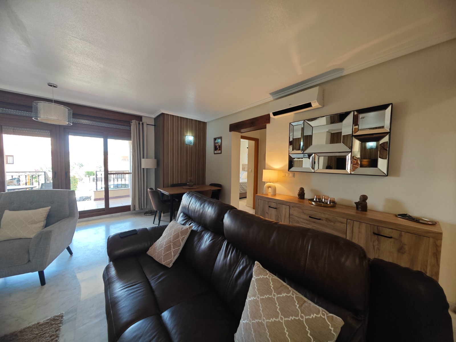 Bedroom in apartment for sale in Algorfa