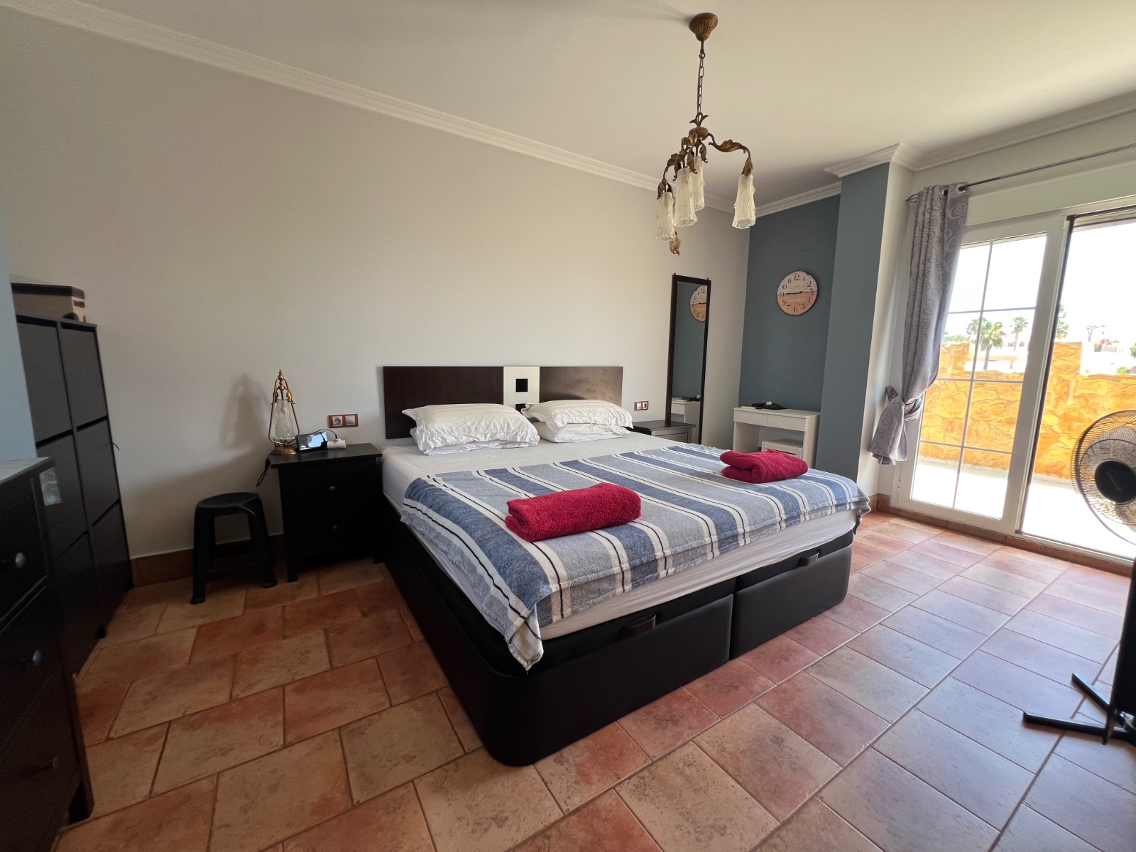 Bedroom in villa for sale in San Fulgencio