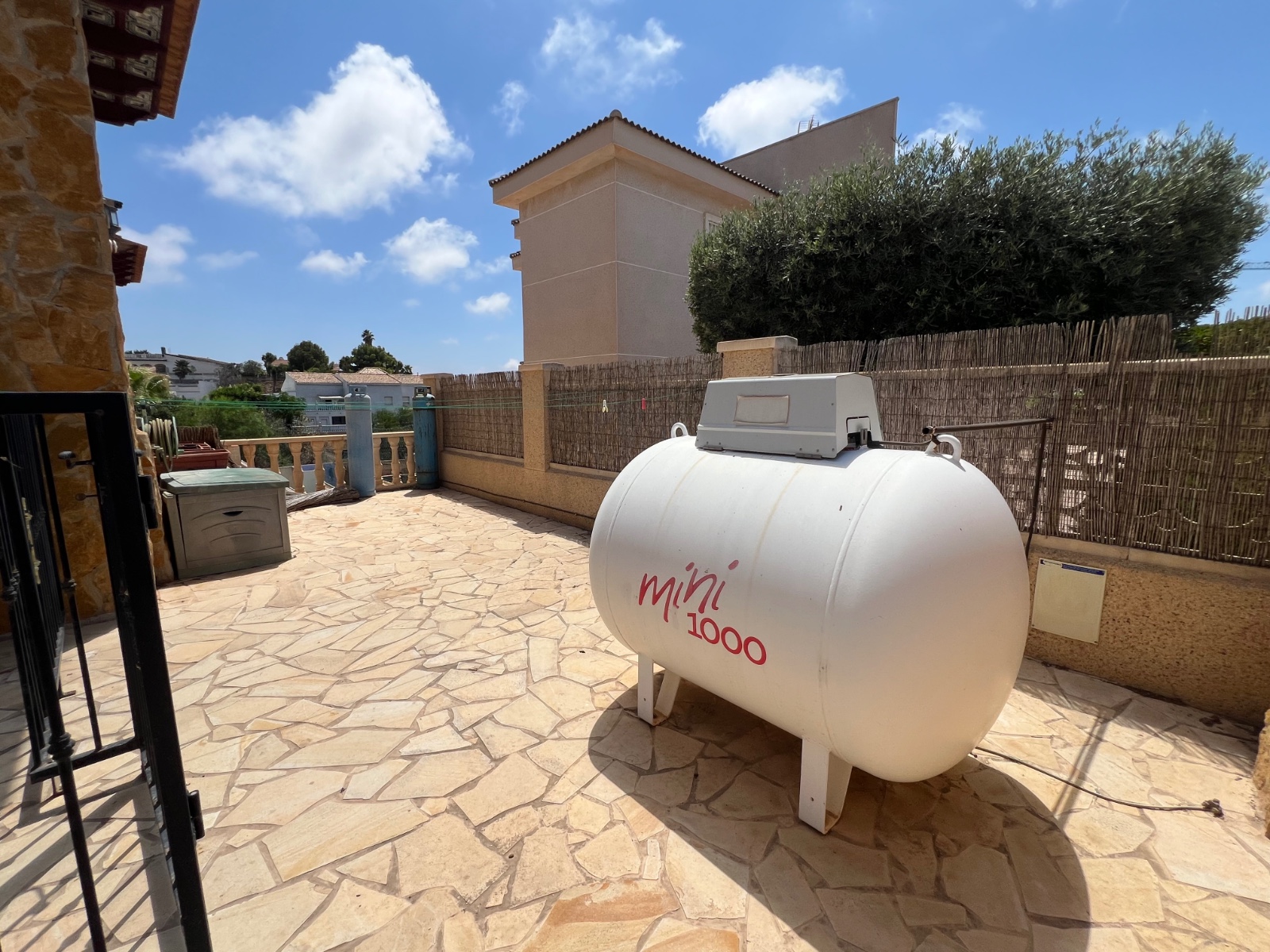 Terrace in villa for sale in San Fulgencio