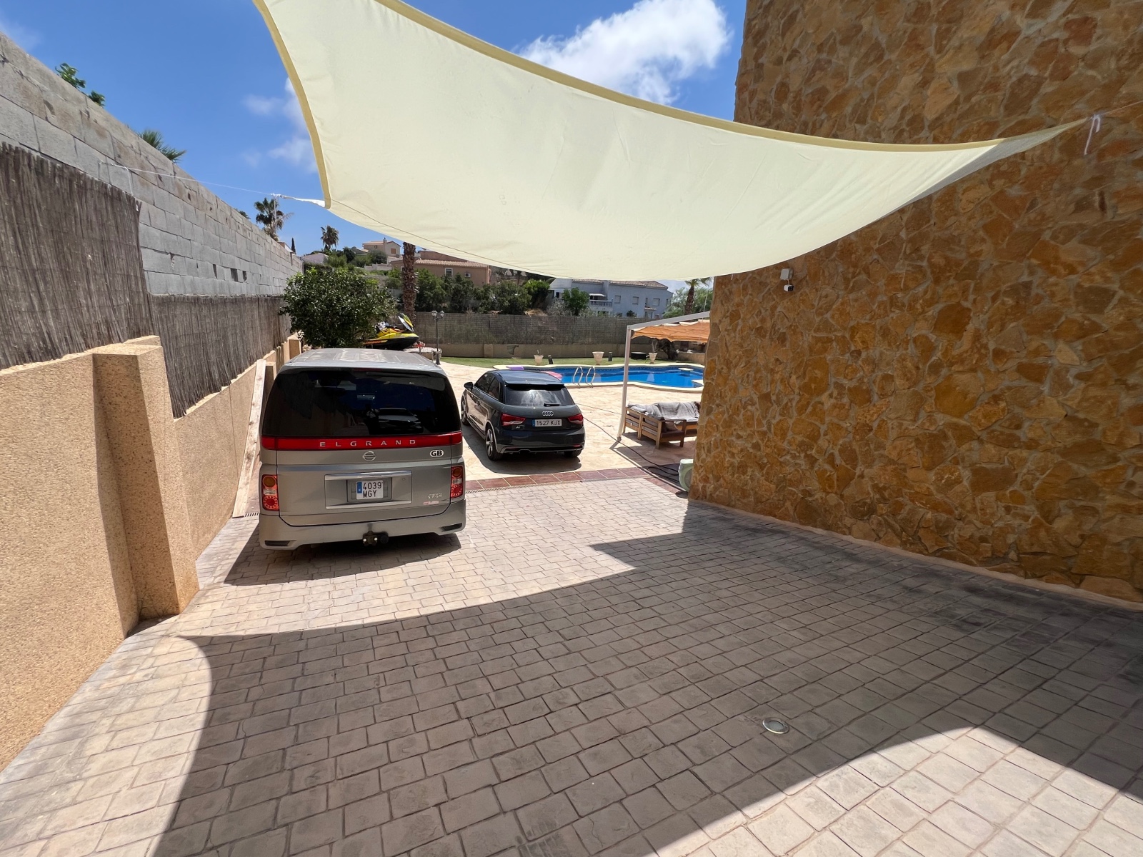 Pool area in villa for sale in San Fulgencio
