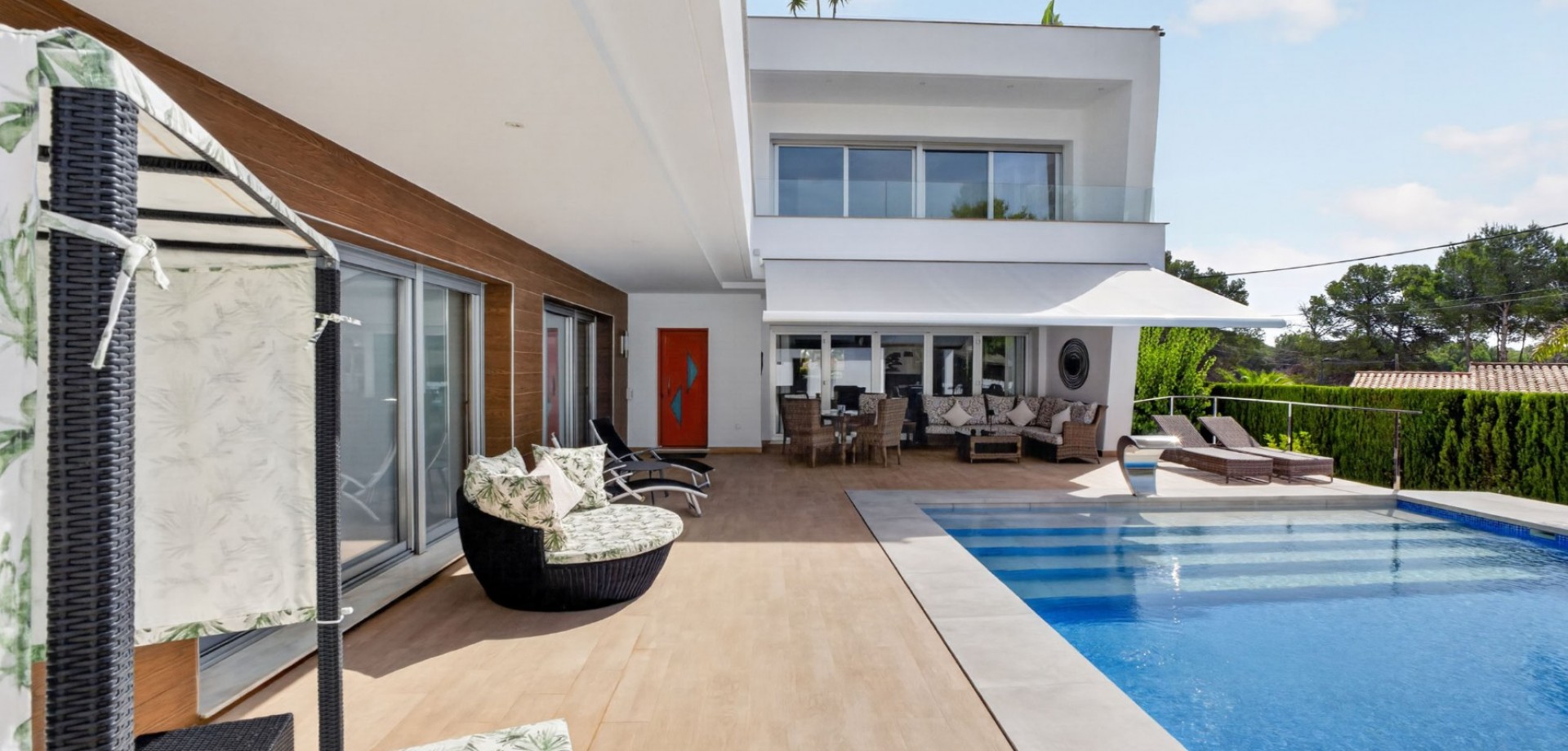 Garden in villa for sale in Pinar de Campoverde