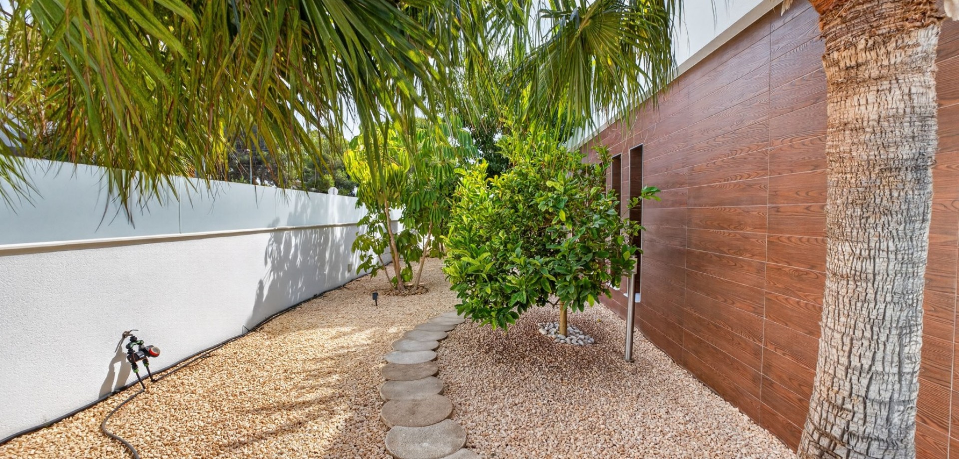 Master bedroom in villa for sale in Pinar de Campoverde