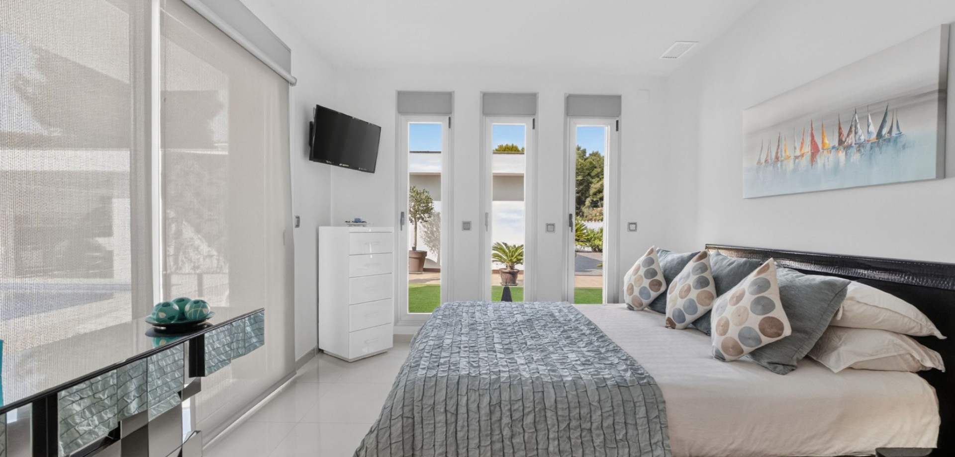Bedroom in villa for sale in Pinar de Campoverde