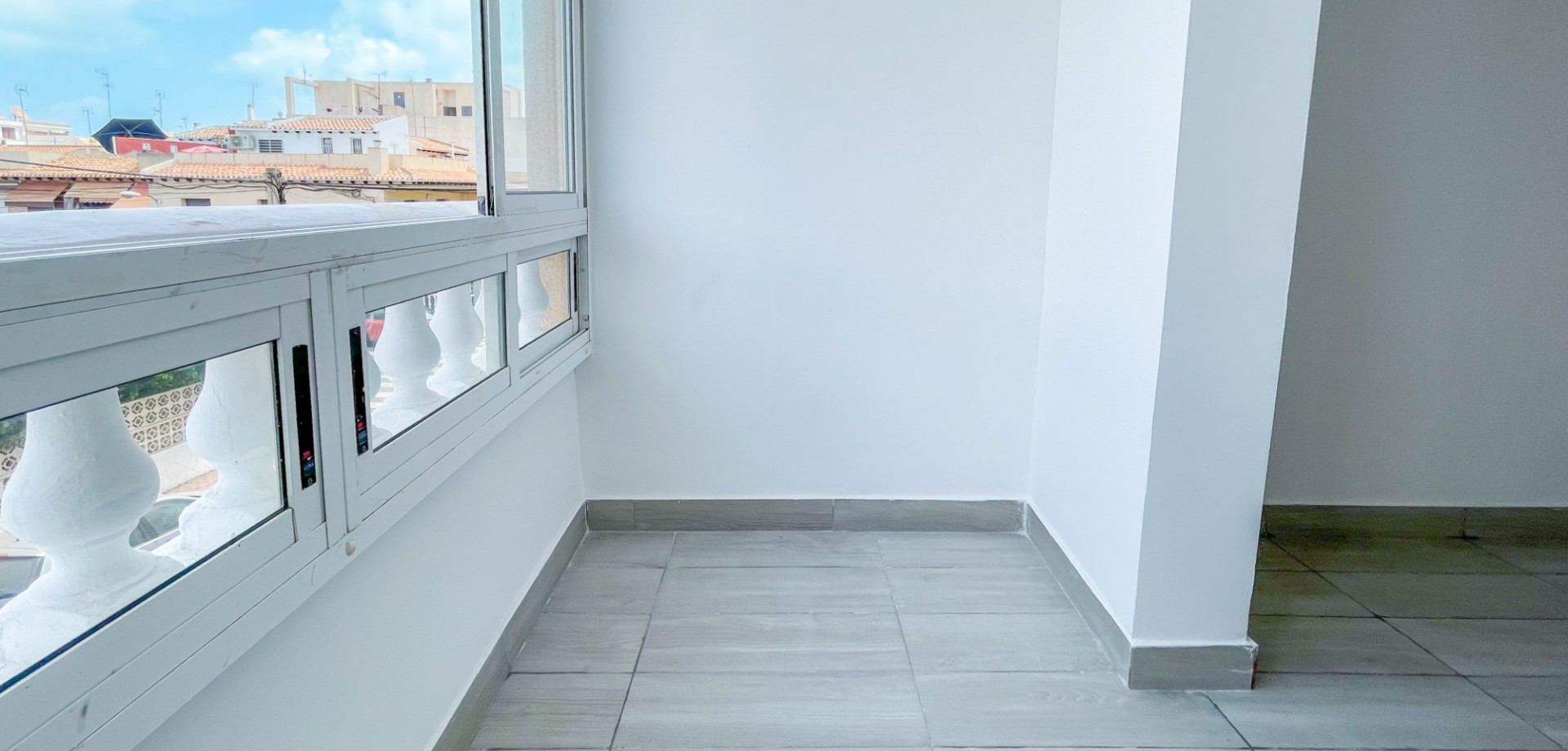 Terrace in apartment for sale in Torrevieja