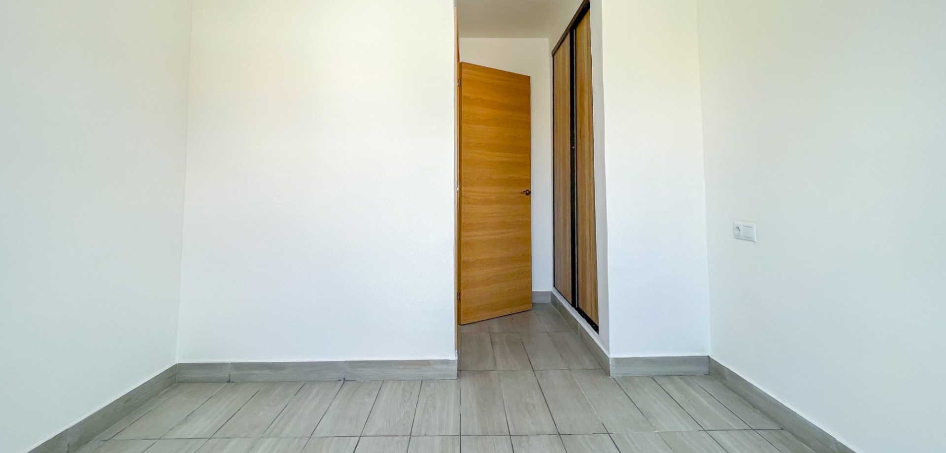 Bedroom in apartment for sale in Torrevieja
