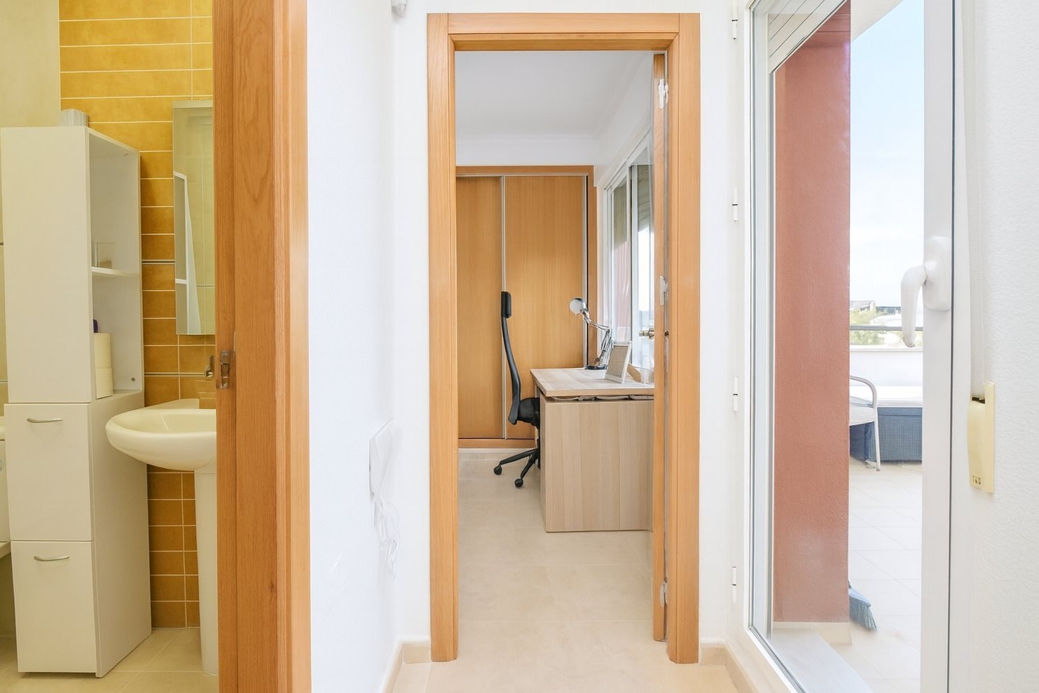 Bathroom in villa for sale in Algorfa