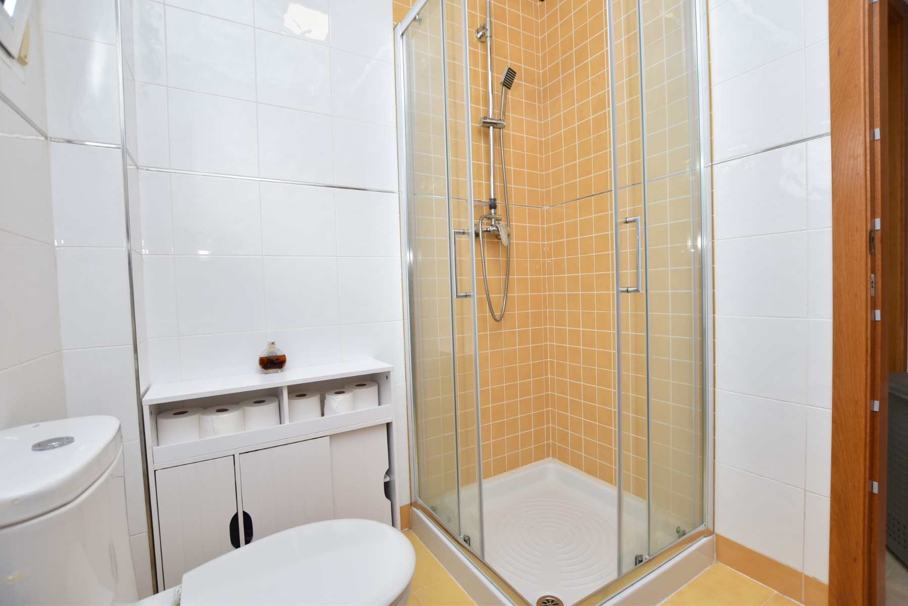 Bedroom in villa for sale in Algorfa