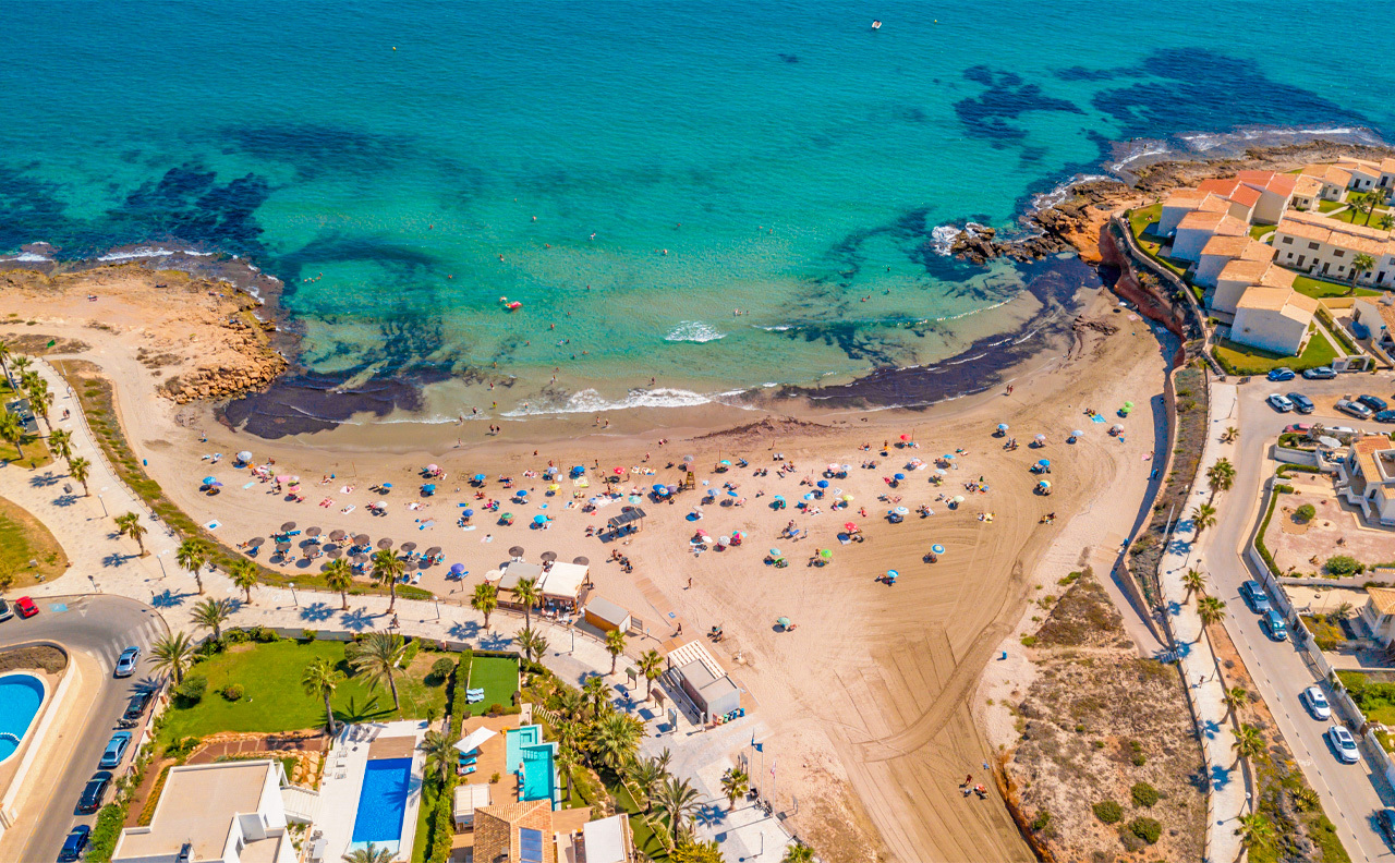 Bedroom in apartment for sale in Cabo Roig