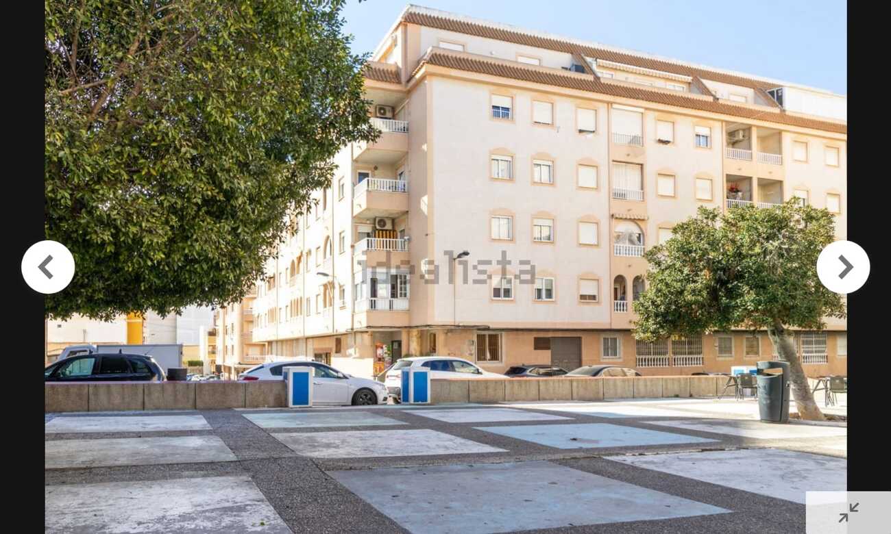 Stylish Apartment in Torrevieja with Communal Pool