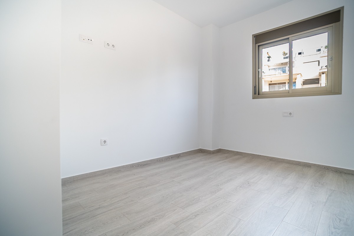 Bedroom in apartment for sale in Orihuela Costa