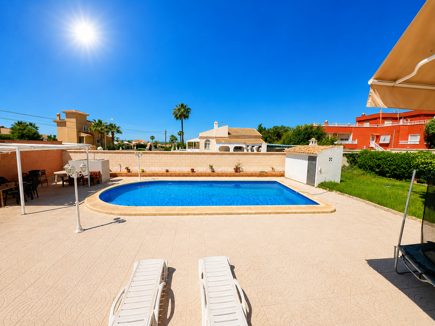 Bedroom in villa for sale in Torrevieja