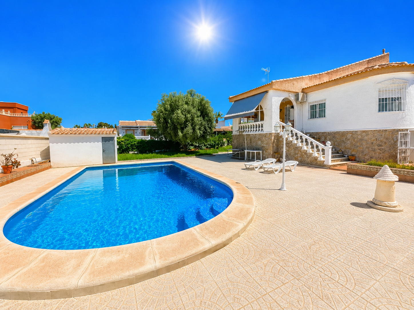 Exterior view in villa for sale in Torrevieja