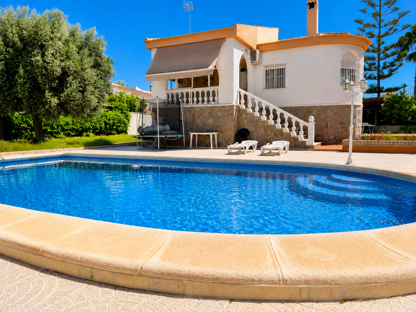 Living room in villa for sale in Torrevieja