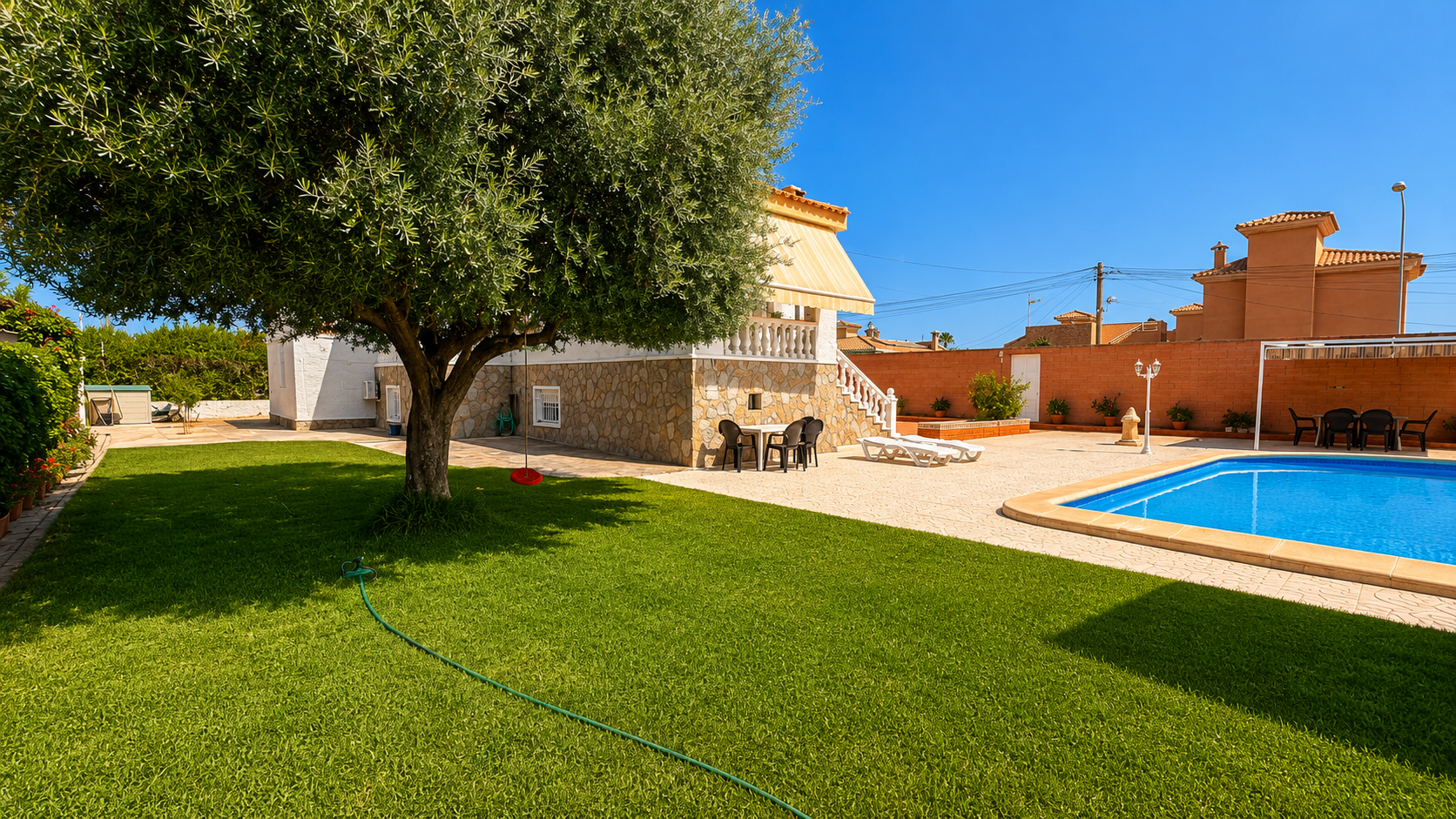 Bathroom in villa for sale in Torrevieja