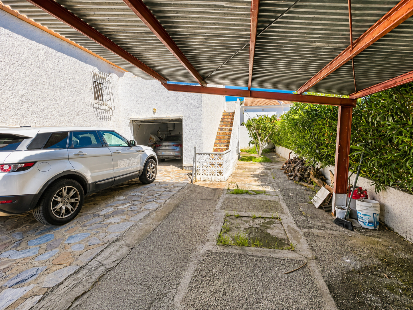 Terrace in villa for sale in Torrevieja