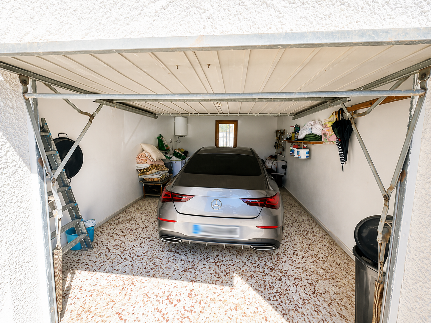 Pool area in villa for sale in Torrevieja