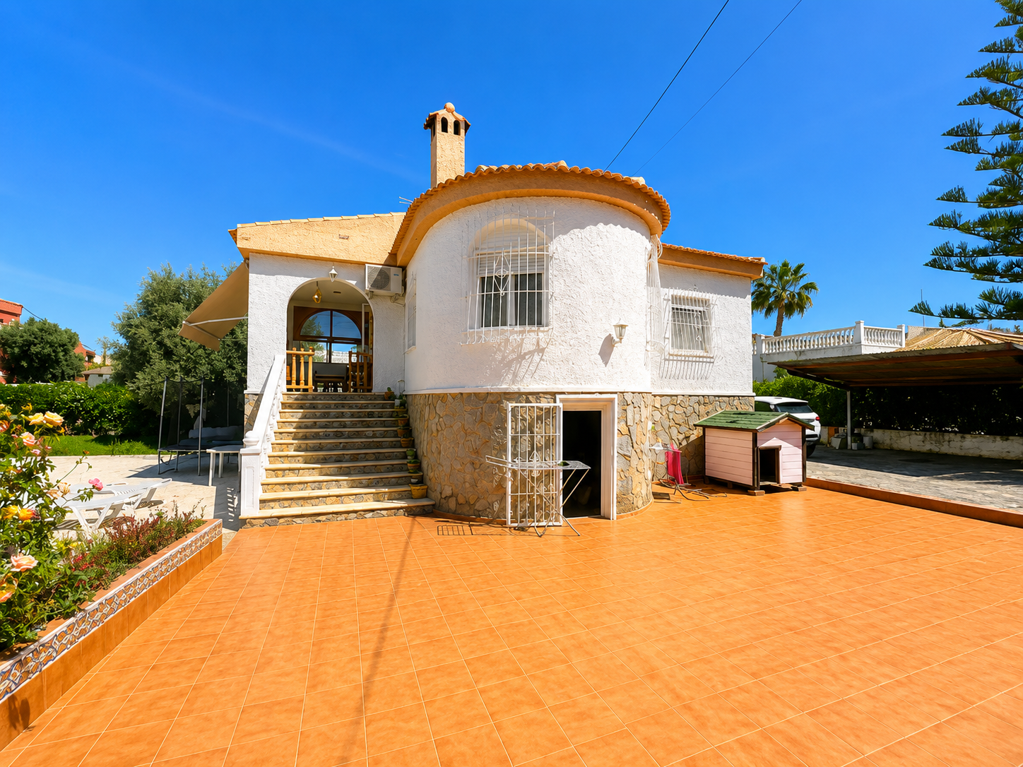 Dining area in villa for sale in Torrevieja