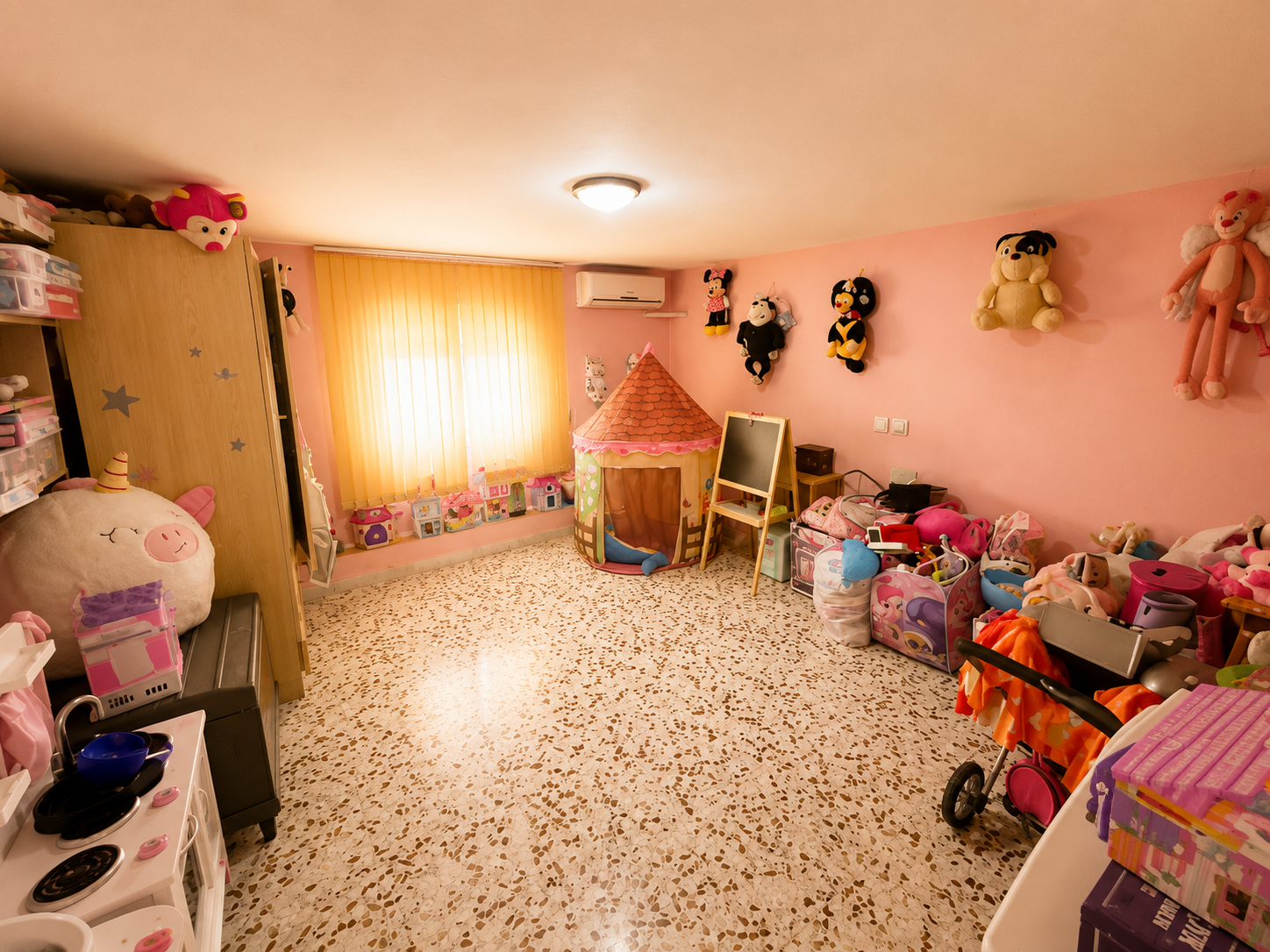 Dining area in villa for sale in Torrevieja