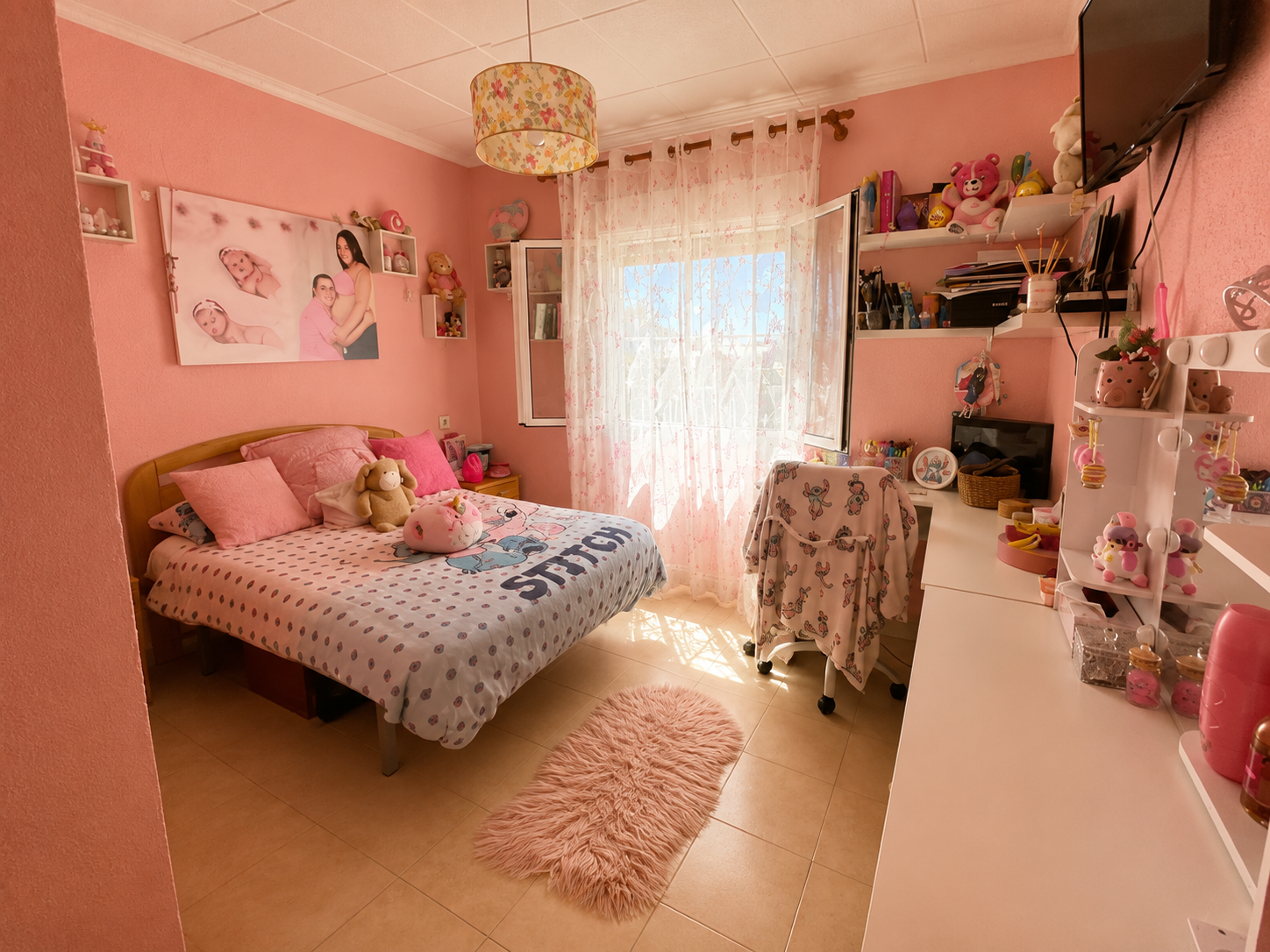 Bedroom in villa for sale in Torrevieja
