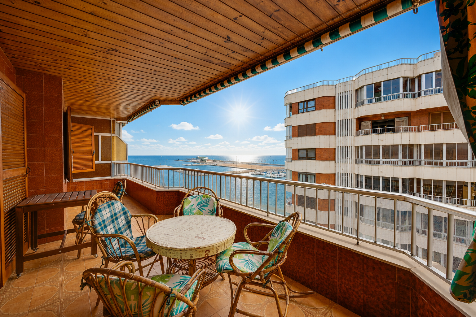 Beachfront Apartment in Torrevieja with Sea Views